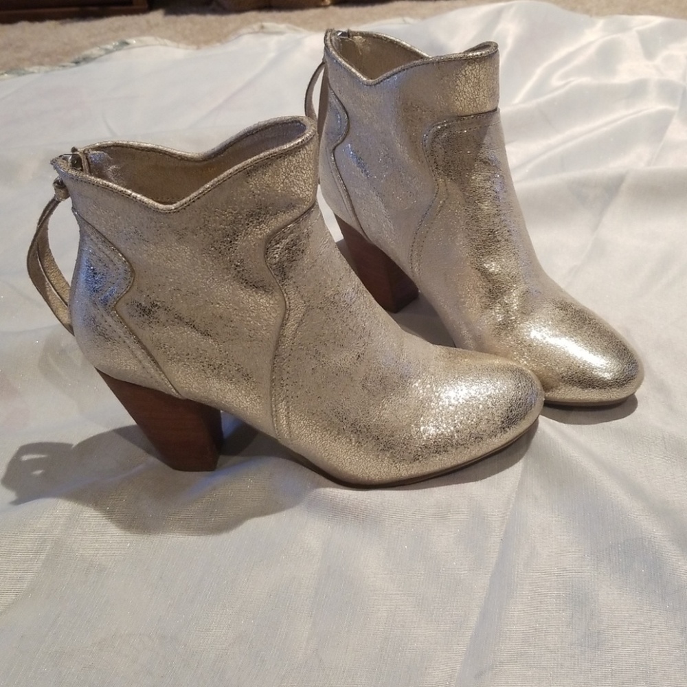 Like New Report Glitter Booties ✨
